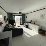 Island View דירה